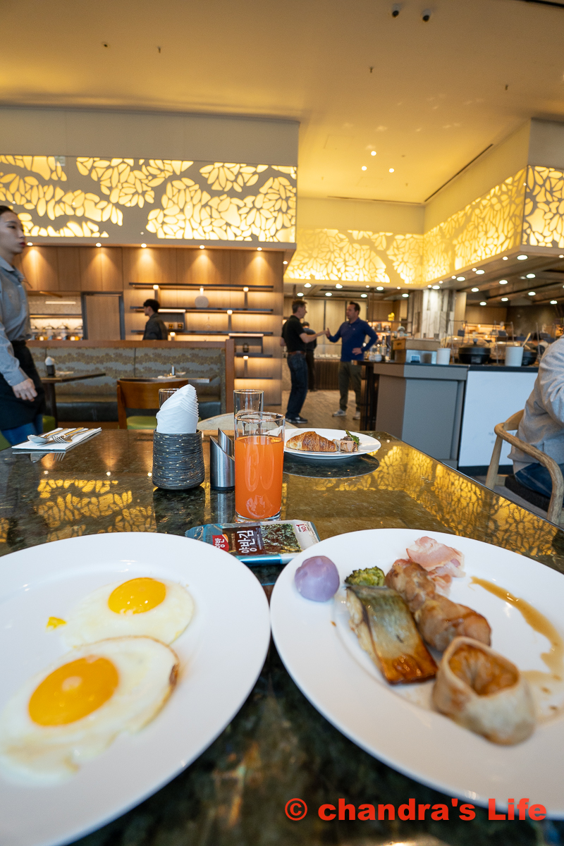 ソウル　3　コートヤード・ソウル・ボタニックパーク　Garden Kitchen で朝食