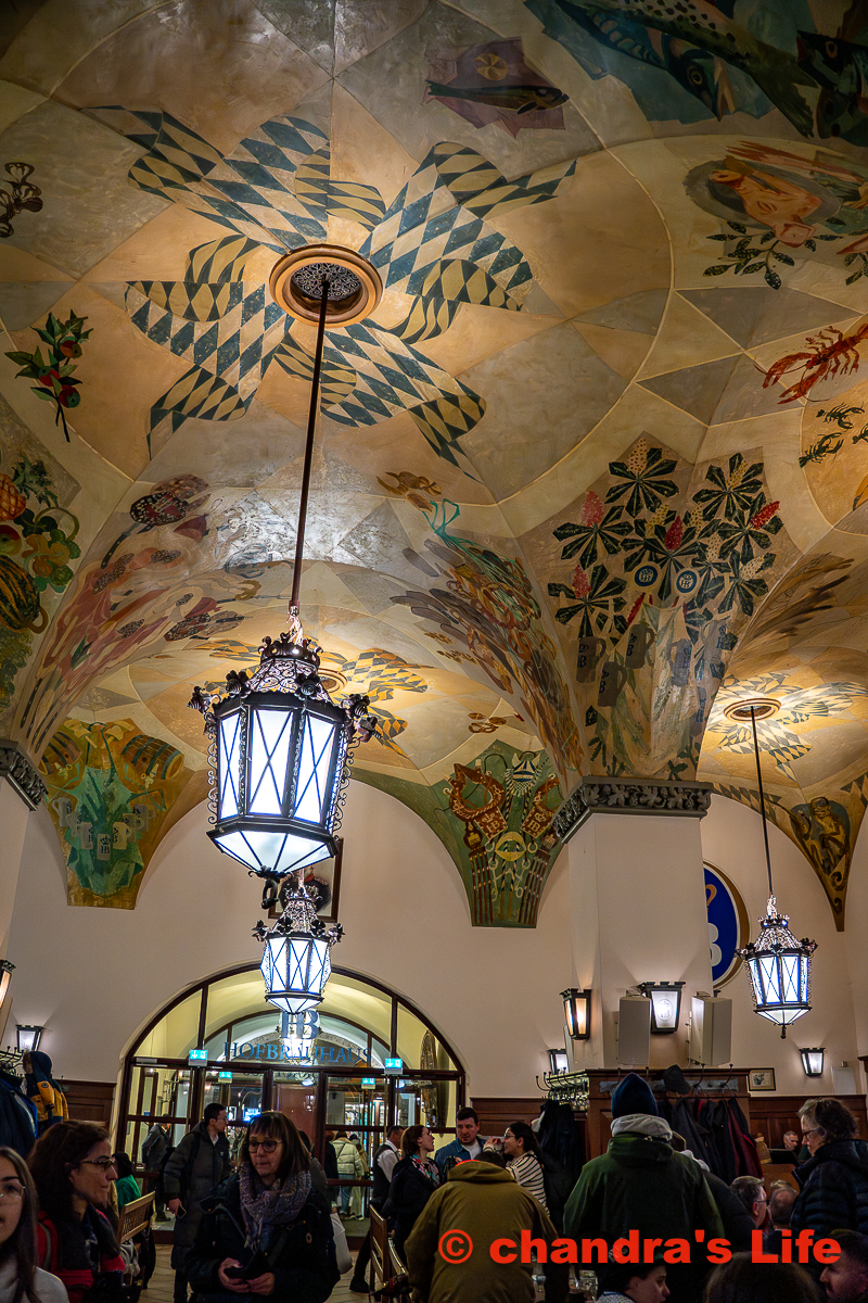 ドイツ車の歴史と未来を訪ねる旅 44 ホフブロイ・ハウス でビール！